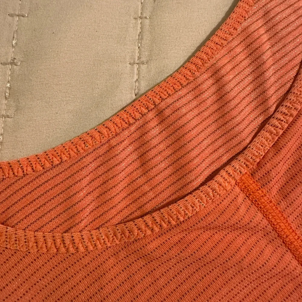 LULULEMON Orange unique Tank Sz 8 - Picture 6 of 9